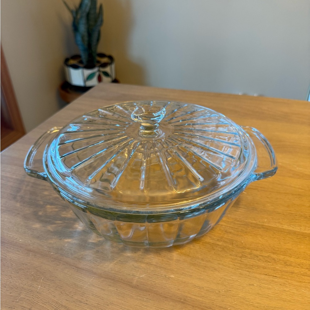 Vintage Anchor Hocking 2-Qt Ribbed Clear Glass Casserole Baking Dish with Lid